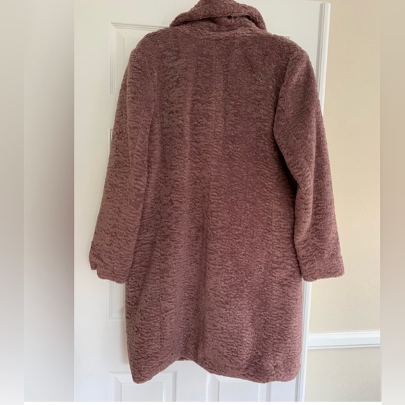 Banana Republic Luxurious Soft Sherpa Powdered Rose Long Coat size Medium - Picture 6 of 6